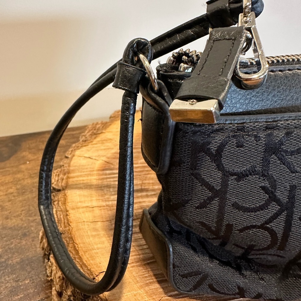 Calvin Klein Black Wristlet - Picture 3 of 8